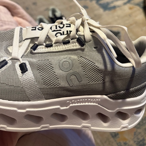 On Cloud Cloudclipse Running Shoe (W8) - Picture 9 of 11